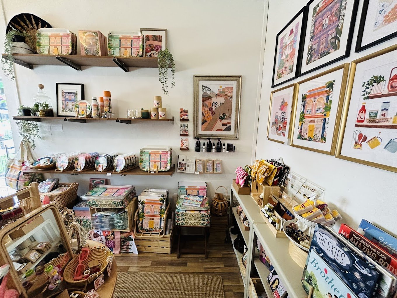 Best Unique Souvenirs to Buy in Singapore -Including Luxury Gifts Delivered to your hotel 