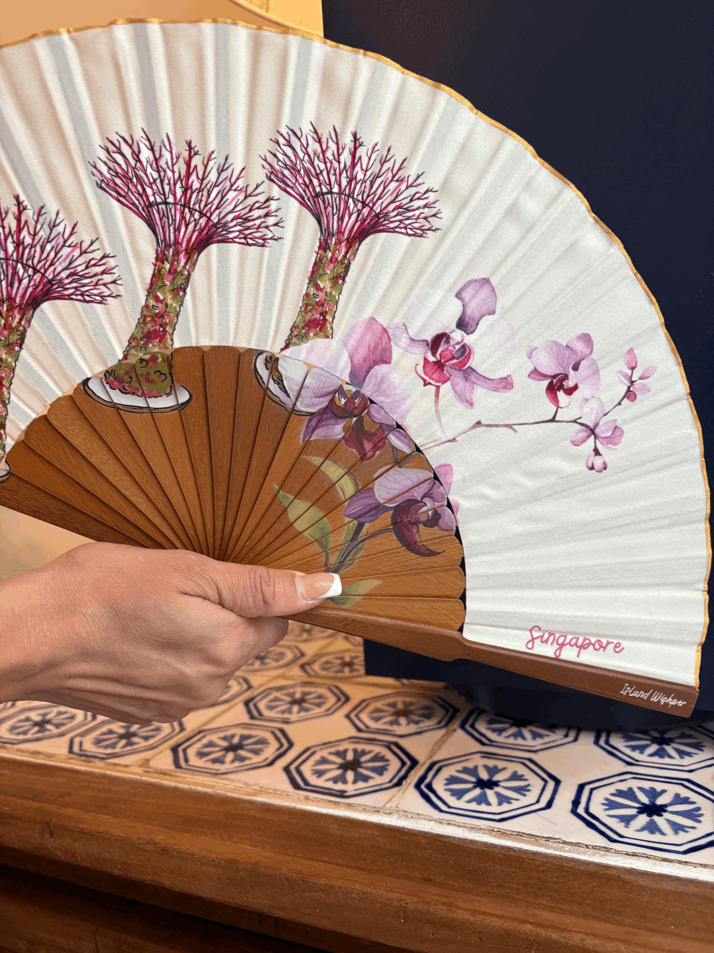 super-trees-handfan-singapore-souvenir.gif
