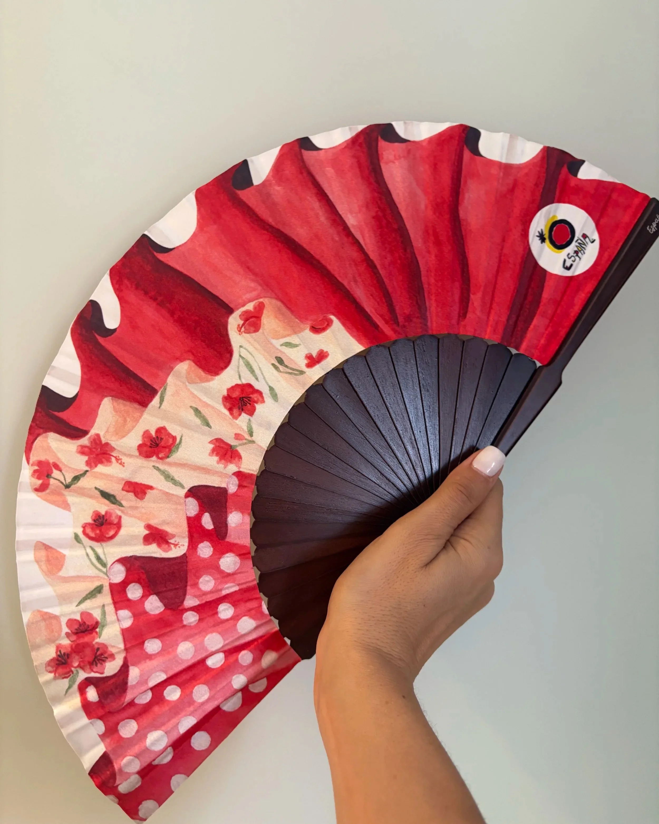 handcrafted-wooden-hand-fan-detail-turespana.jpg