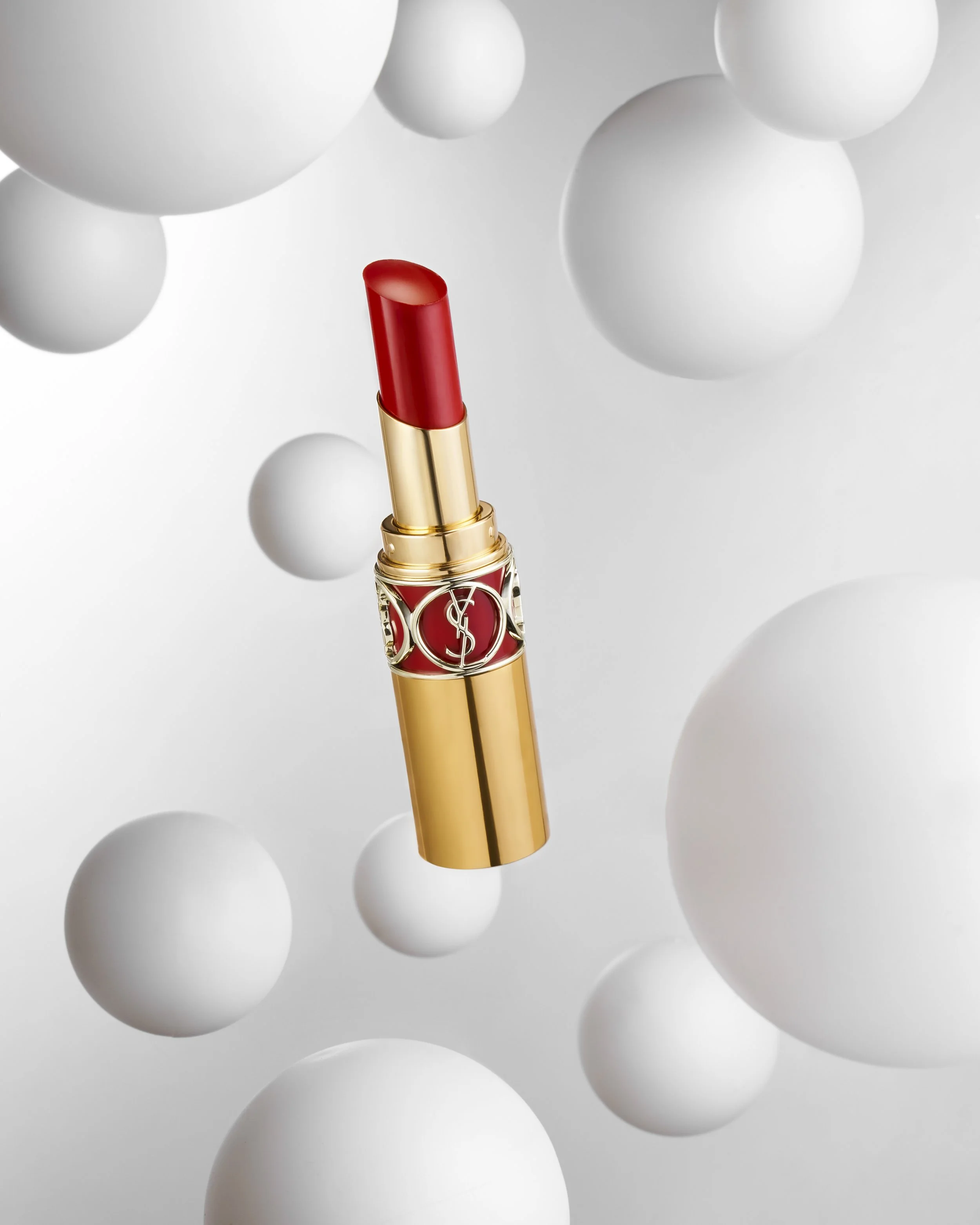 Yves_St_Laurent_Red_Lipstick_190.jpg