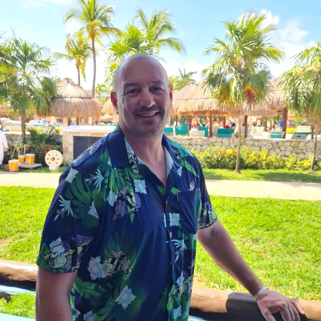 Happy Birthday to our Men&rsquo;s Head Coach, the fearless South African himself, Coach Corne! 🇿🇦🐷
A true leader on the sidelines and a man who&rsquo;s never said no to a cold beer 🍻
It&rsquo;s raining, the men are playing, and there will be cake