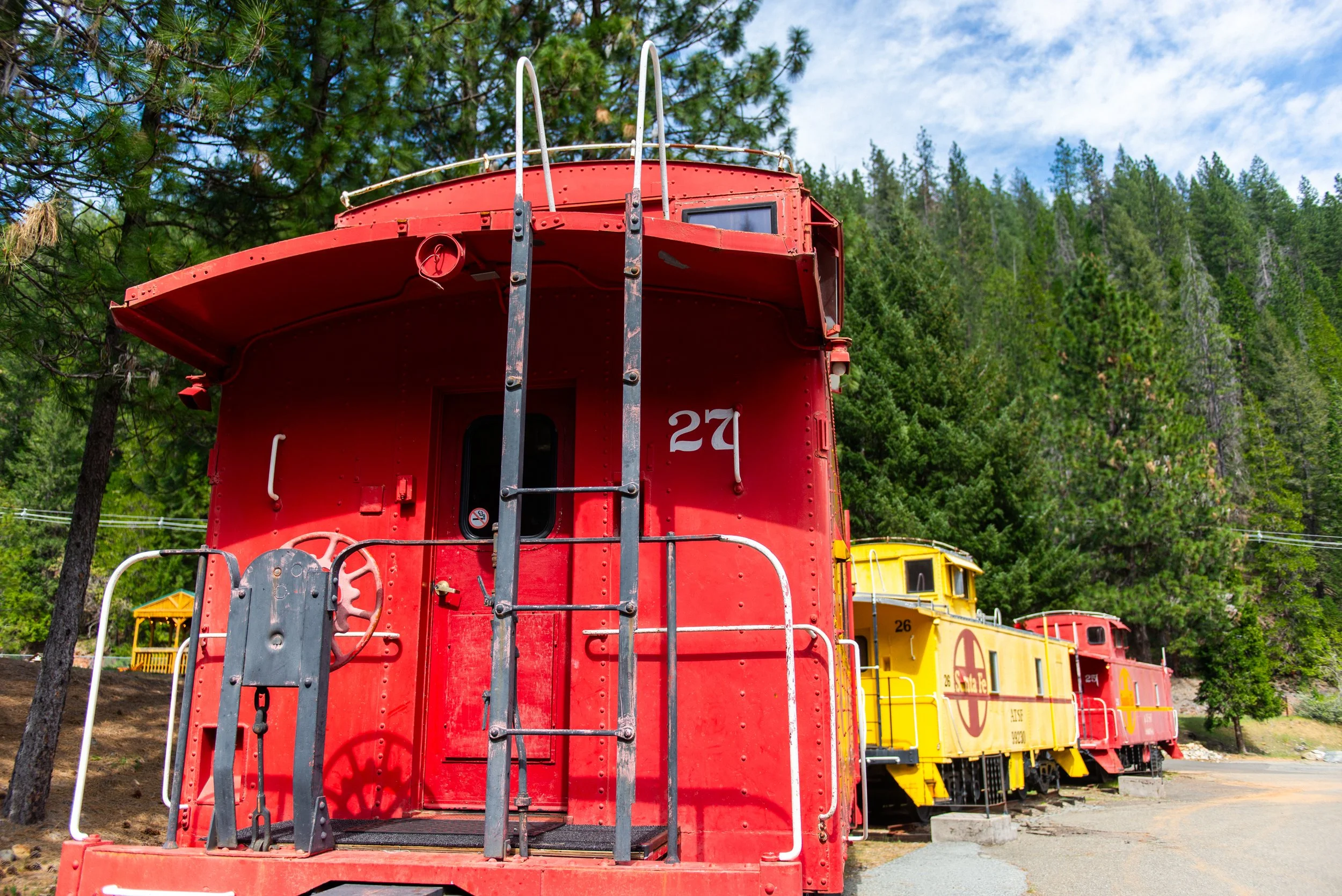 Caboose 27_1.jpg