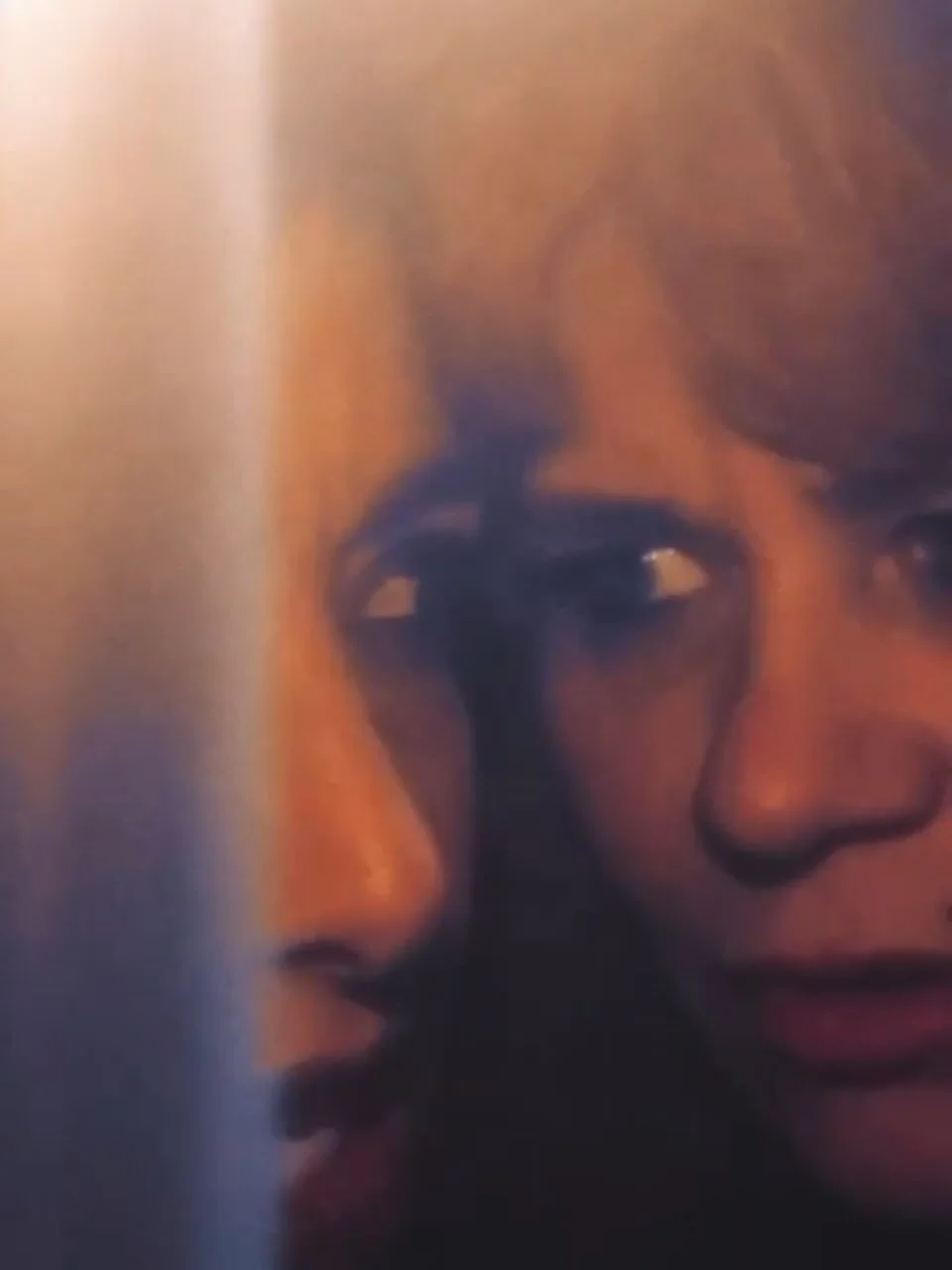 &lsquo;I vant to bite your finger&rsquo;