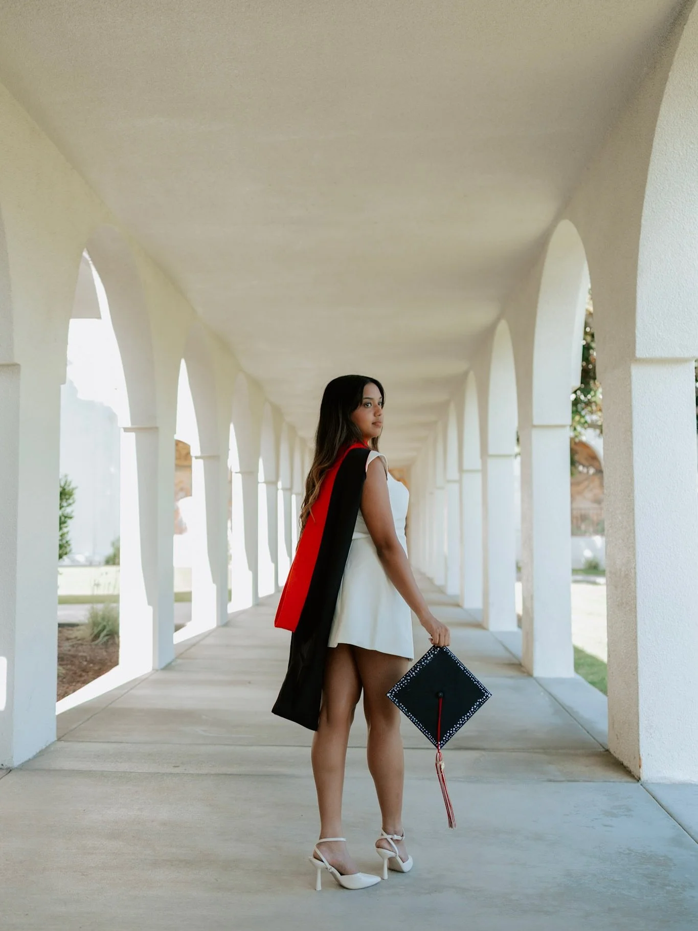 From campus to a SoCal sunset, what&rsquo;s your grad photoshoot vibe? 🎓