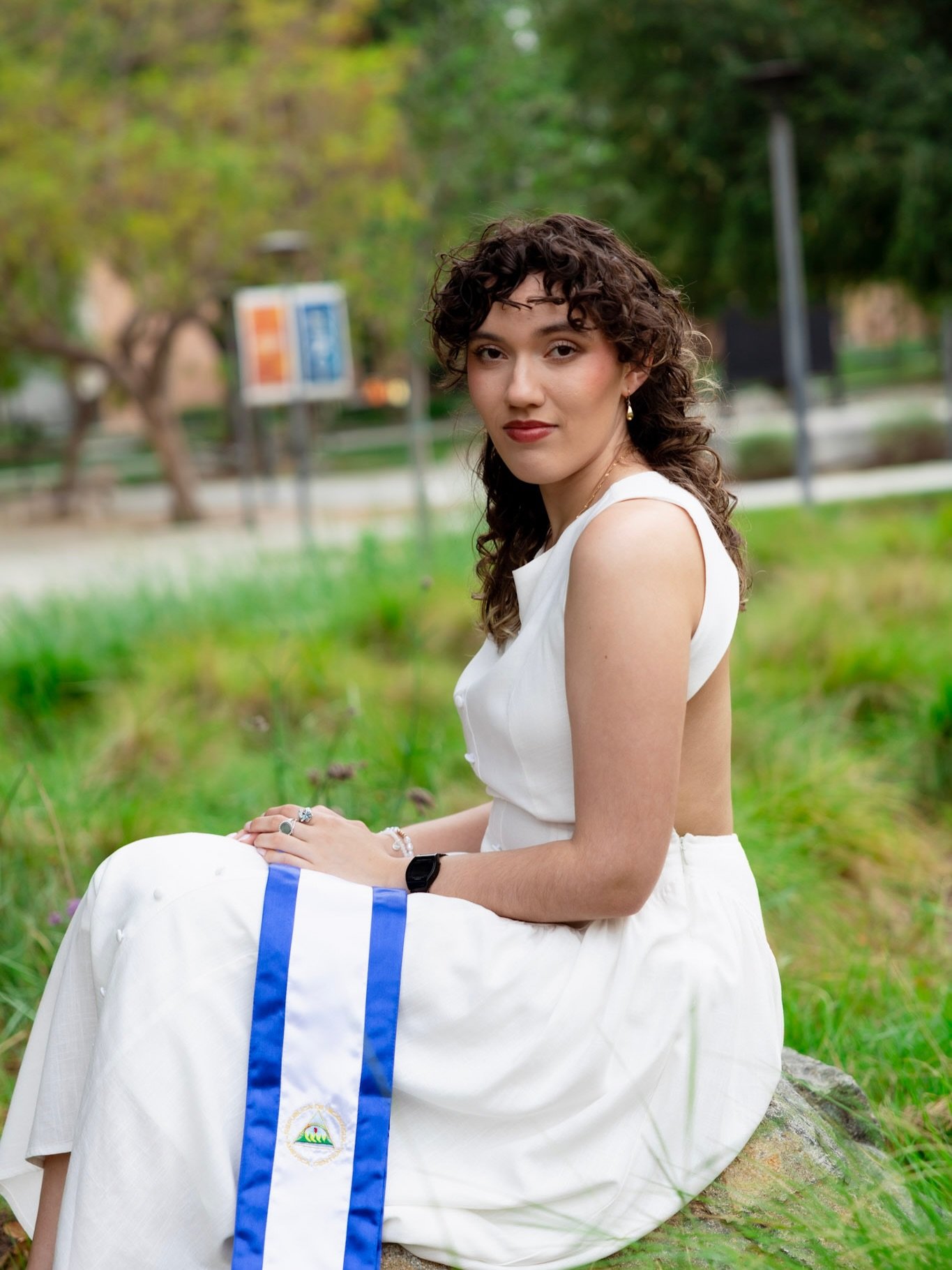 My grad&rsquo;s only request was for a whimsical &amp; cute photoshoot and I think these delivered 💗🧚🏼&zwj;♀️✨🌱
If you&rsquo;re a 2026 graduate who has a vision don&rsquo;t hesitate to share it!! 🎓