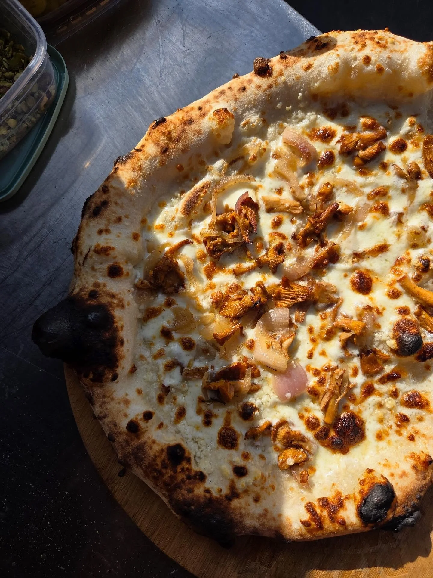 Huomenna Miller&rsquo;siss&auml; vietet&auml;&auml;n pizzaperjantaita! 🍕

Swaippaa ja kurkkaa, mit&auml; on luvassa.