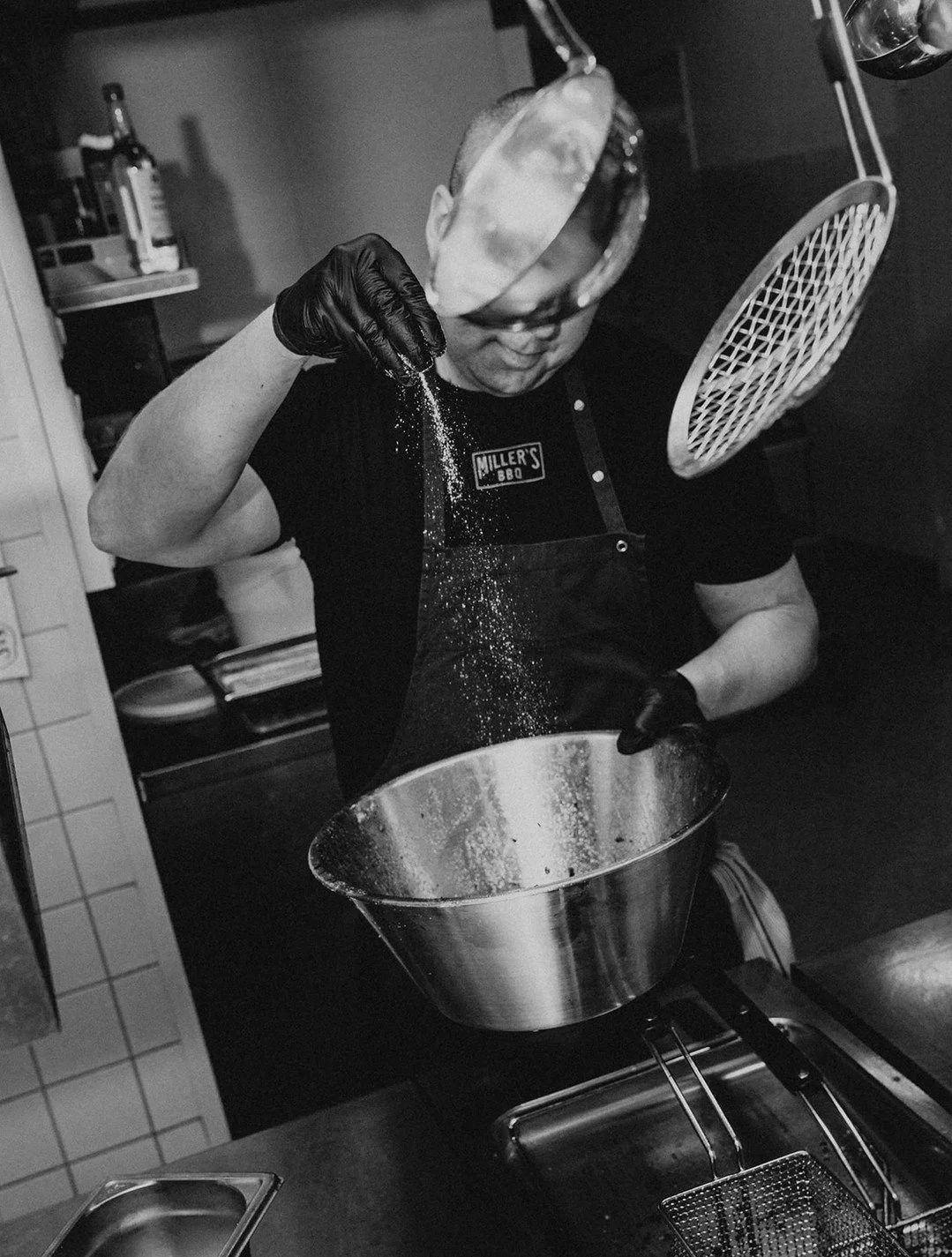 Is&auml;np&auml;iv&auml;n&auml; Miller'siss&auml; tarjolla j&auml;lleen buffet kolmessa kattauksessa! Swaippaa niin n&auml;&auml;t menun 👉

Kattaukset ovat klo 11, 13 ja 15.
Varaukset: info@millersbbq.fi
🥕 Kasvisannokset saatavilla tilattaessa, mui