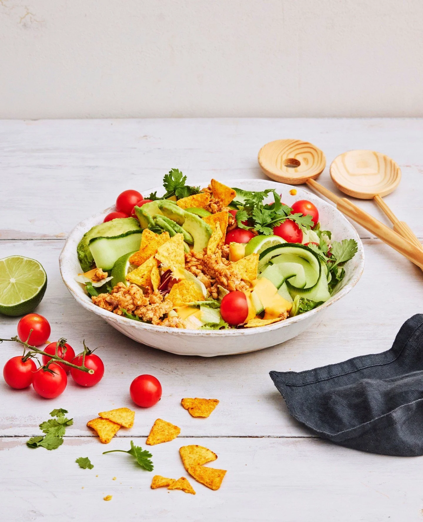 Kaupallinen yhteisty&ouml;: @lounashetki 🥬  Arjen maukkaimmat reseptit syntyv&auml;t hetkess&auml;! Kana-tacosalaatti on t&auml;ydellinen esimerkki siit&auml;, kuinka muutamasta raaka-aineesta syntyy koko perheelle maistuva ateria. Erityisen vaivato