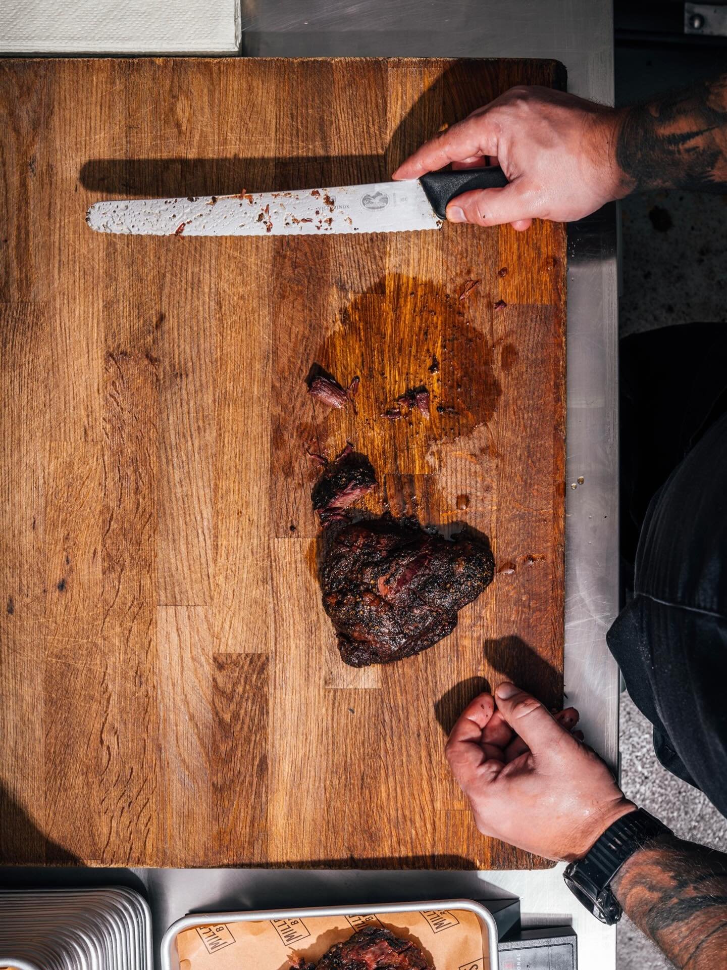 Vuoden 2026 BBQ-kausi starttaa t&auml;n&auml;&auml;n perjantaina 30.1. klo 11! Let&rsquo;s go 🔥 Meill&auml; on innostavia suunnitelmia t&auml;lle vuodelle, arvauksia otetaan vastaan alle ⤵️😉