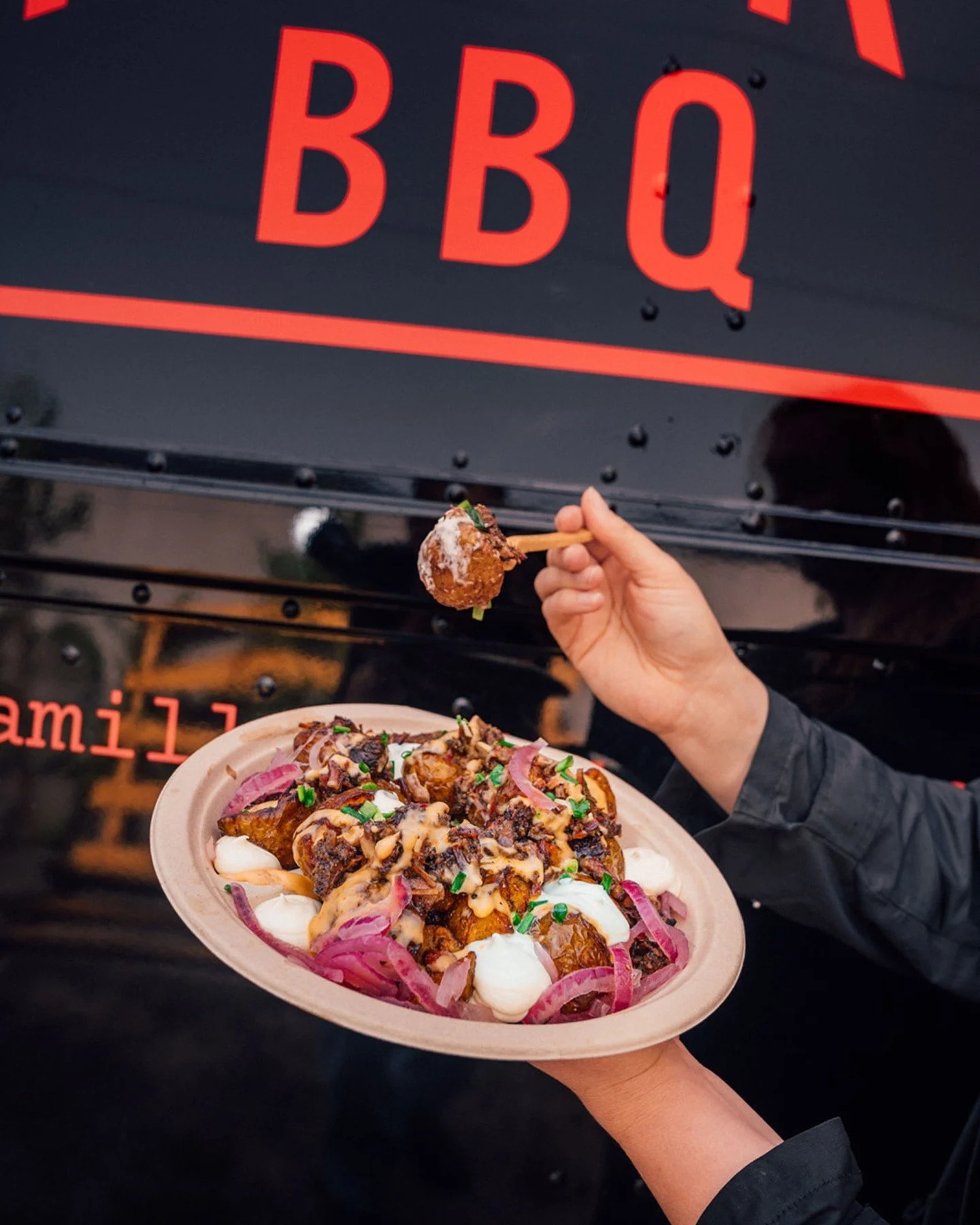 Aikainen lintu brisketin nappaa! Valo lis&auml;&auml;ntyy ja katse alkaa k&auml;&auml;nty&auml; kohti kev&auml;&auml;n kalenteria.☀️

Onko yrityksell&auml;nne tiedossa juhlia tai tapahtumia? Miller&rsquo;sin catering varmistaa, ett&auml; tarjoilut ov