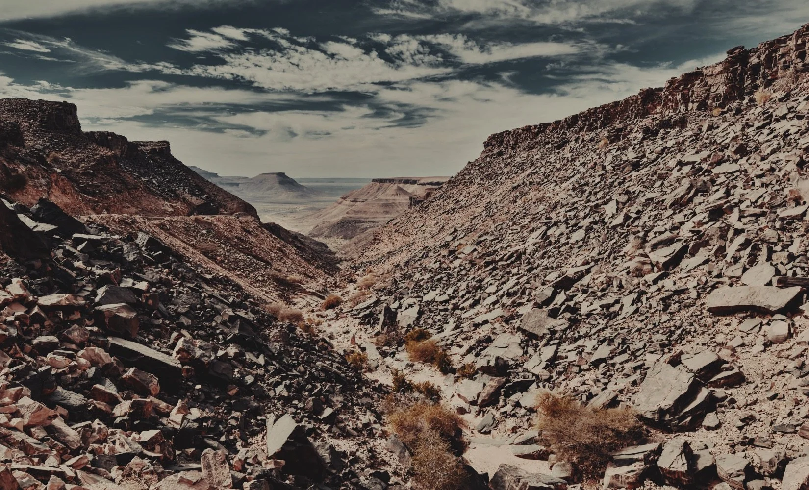 Ebnou Pass, Atar