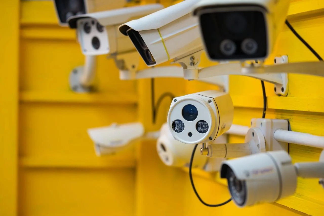 Sécurité privée et libertés publiques : le débat sur la vidéosurveillance algorithmique