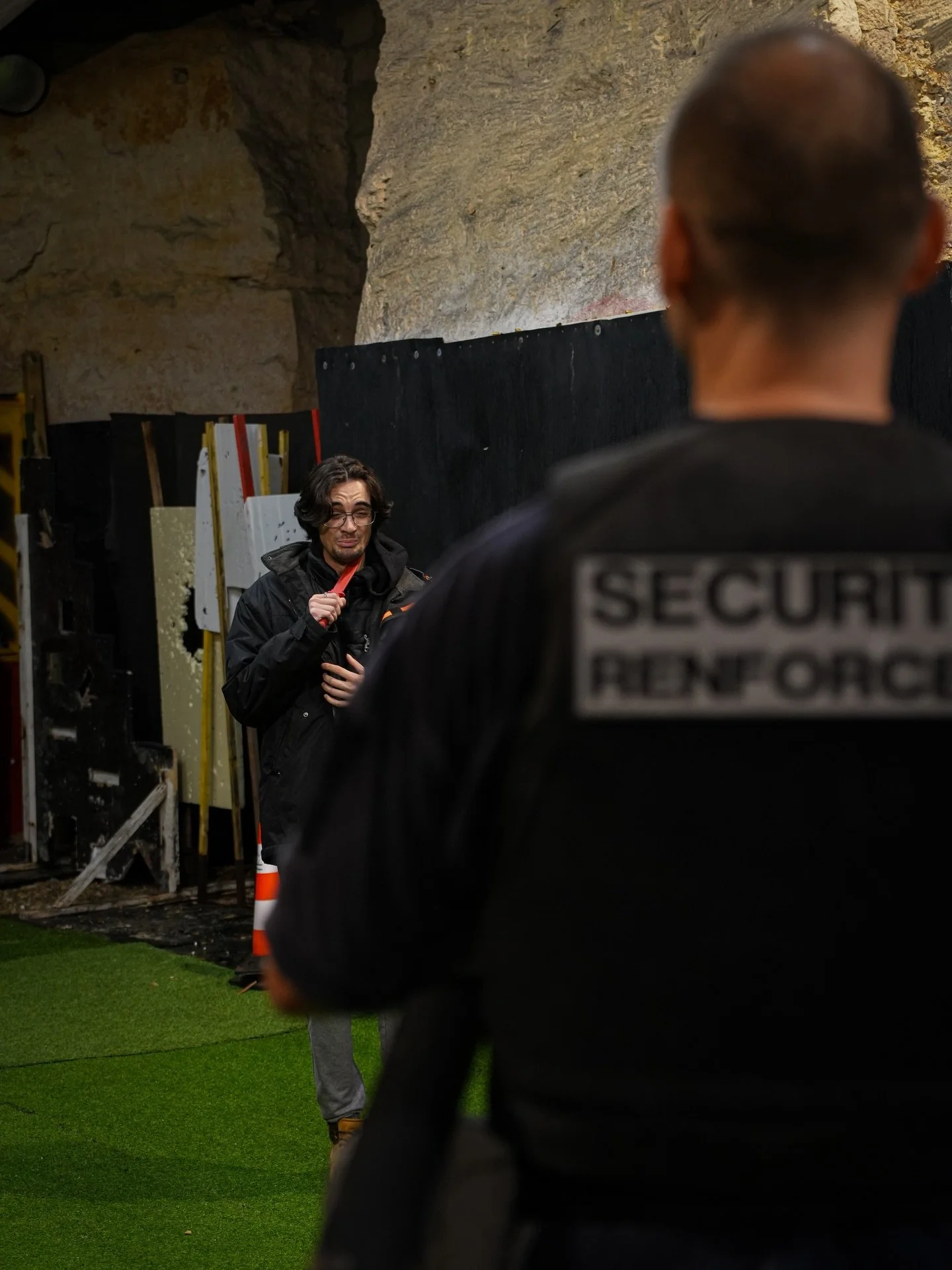 🔺 &Ecirc;tre Intervenant en Surveillance Arm&eacute;e ne veut pas forc&eacute;ment dire faire usage de son arme sur toutes les situations ! 

Trouver les bons mots peut parfois suffire.. 

#formation #ifs #training #gestiondecrises #agentdes&eacute;