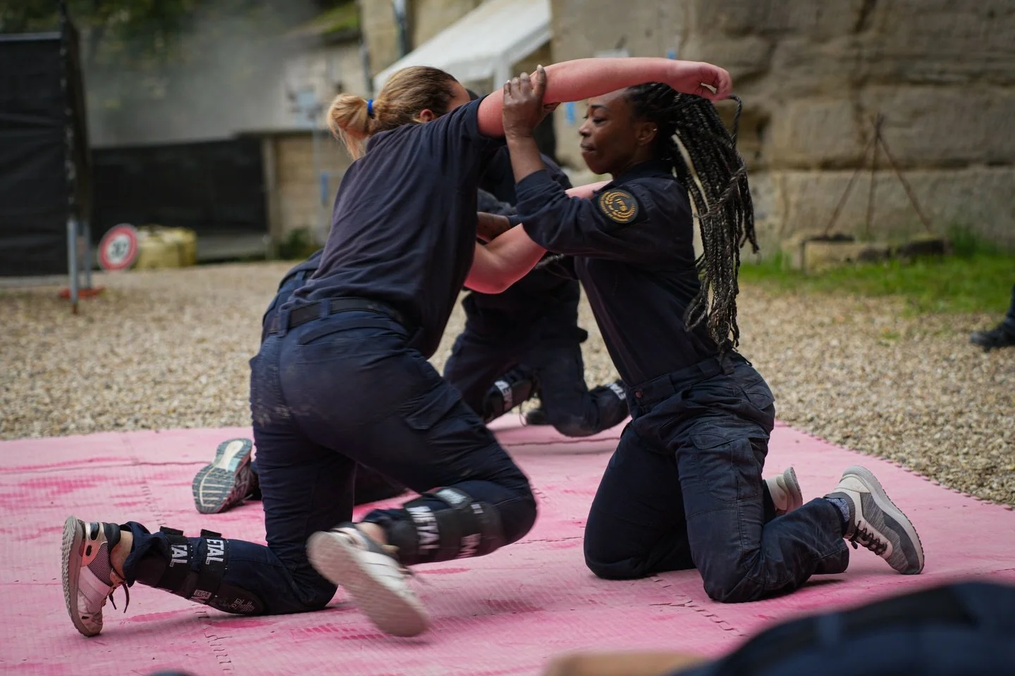 ❌ Formation Intervenant en Surveillance Arm&eacute;e cat&eacute;gorie D ! 

Retour sur 4️⃣ semaines de formation intenses avec notamment des techniques au sol ! 

➡️ Vous &ecirc;tes int&eacute;ress&eacute;s pour participer &agrave; nos formations ? R