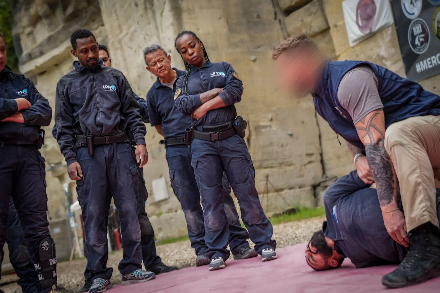 🔗 Le menottage c&rsquo;est quel article de quel code  d&eacute;j&agrave; ? 

⬇️ formation Intervenant en Surveillance Arm&eacute;e cat&eacute;gorie D &amp; B, inscriptions et infos sur notre site :
https://www.ecole-francaise-securite.fr

#formation