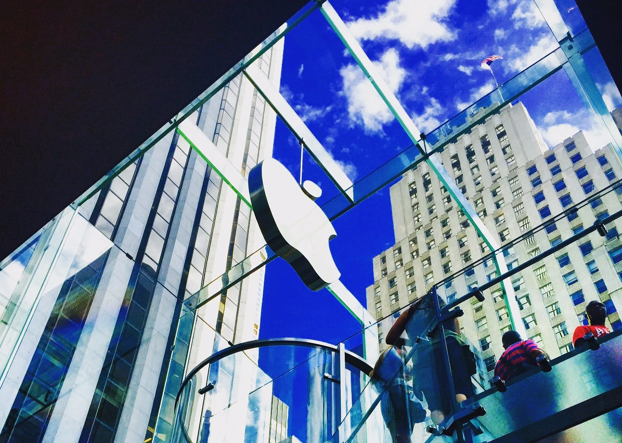 Apple targets 100% recycled material