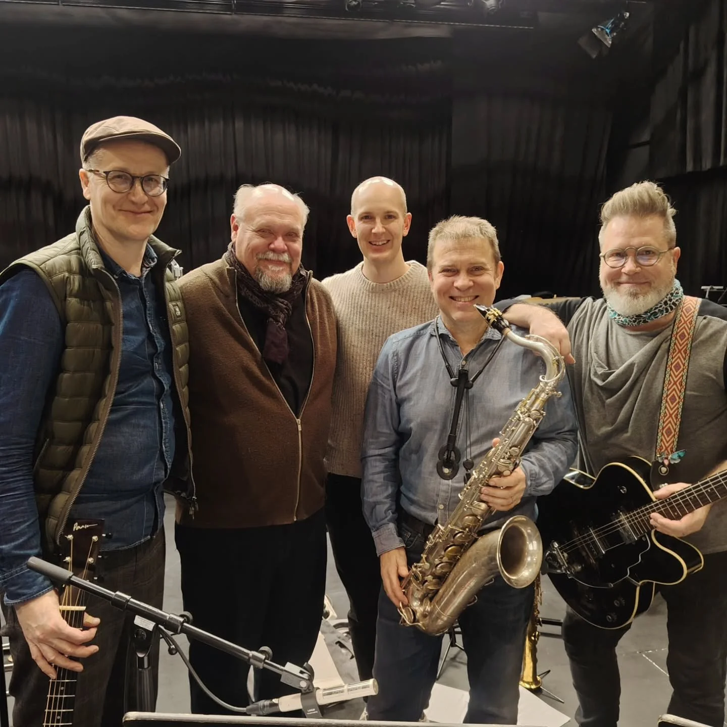 Kahden valon v&auml;liss&auml; ❤️
Lauantaina 8.11. klo 19
@musiikkitalo

Hannu-Pekka Bj&ouml;rkman, Jukka Perko, Teemu Viinikainen ja Jarmo Saari upeassa runon ja musiikin illassa. Sovitukset Sampo Kasurinen ja Marzi Nyman. 
Tervetuloa! ❤️

Liput htt