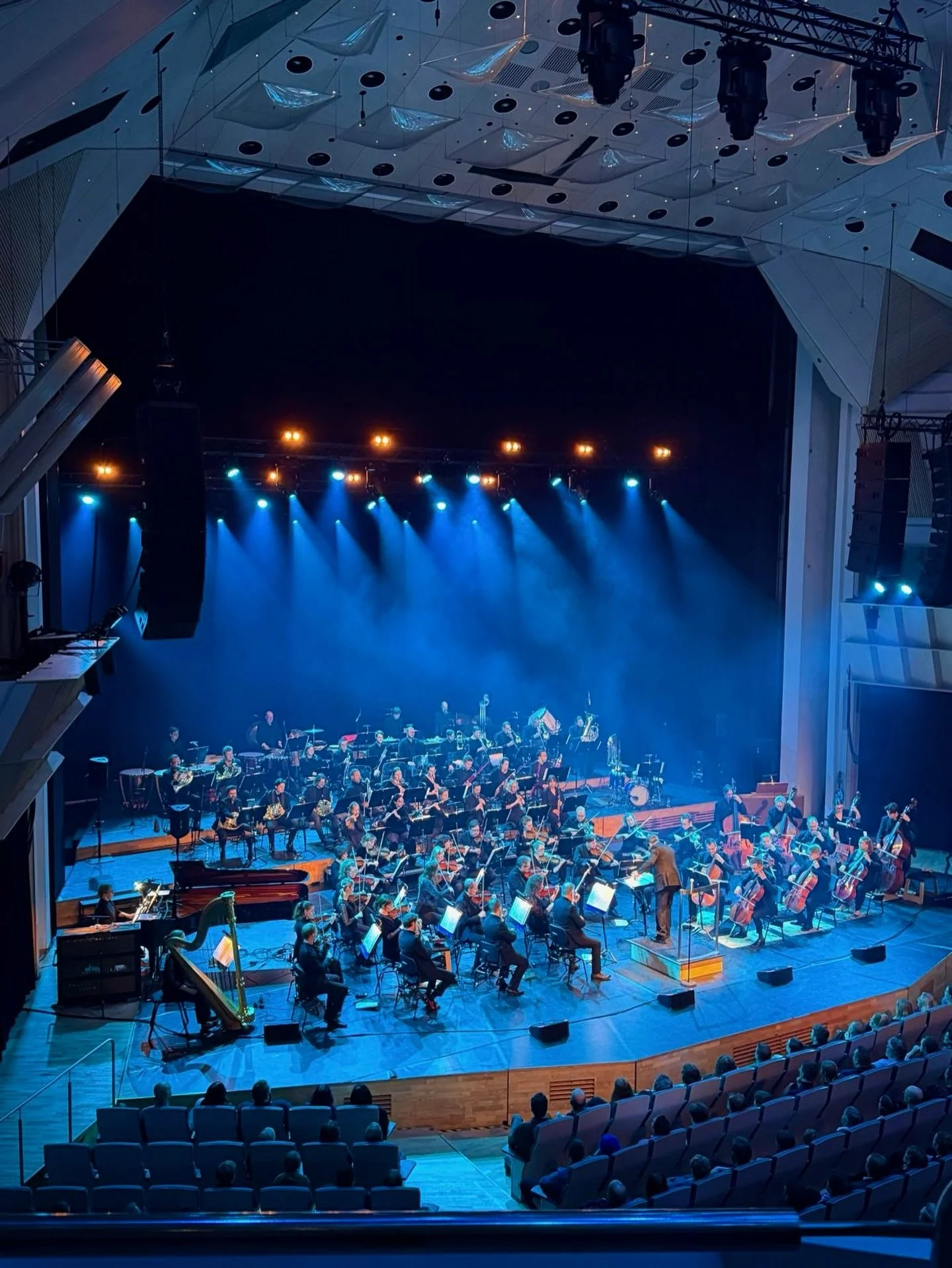 T&auml;n&auml;&auml;n matkasimme j&auml;lleen galaksien halki, kun p&auml;&auml;simme nauttimaan John Williamsin ikonisesta Star Wars -elokuvamusiikista Tampere-talolla 🚀

Kiitos hienosta illasta! ❤️

Ps. Palaamme Tampereelle viel&auml; kerran t&aum