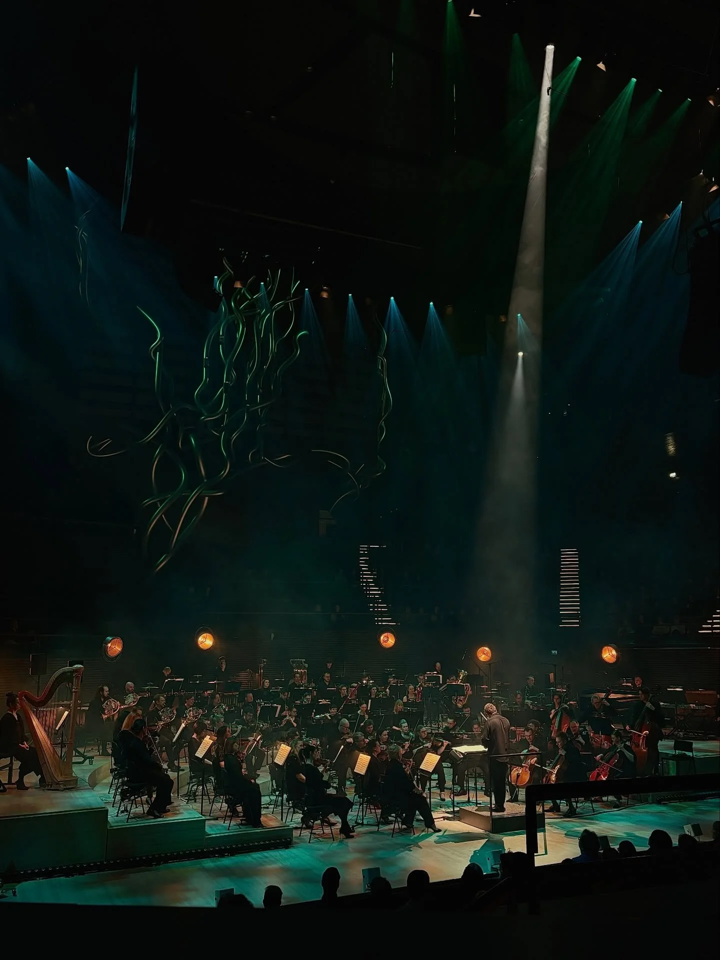 Huh! Ilta t&auml;ynn&auml; supersankareita ja upeaa elokuvamusiikkia 🤩

Kiitos Superheroes-konsertista mahtavalle yleis&ouml;lle, ylikapellimestari Nick Daviesille, illan juontajalle Timo Vuorensolalle sek&auml; orkesterille! ❤️