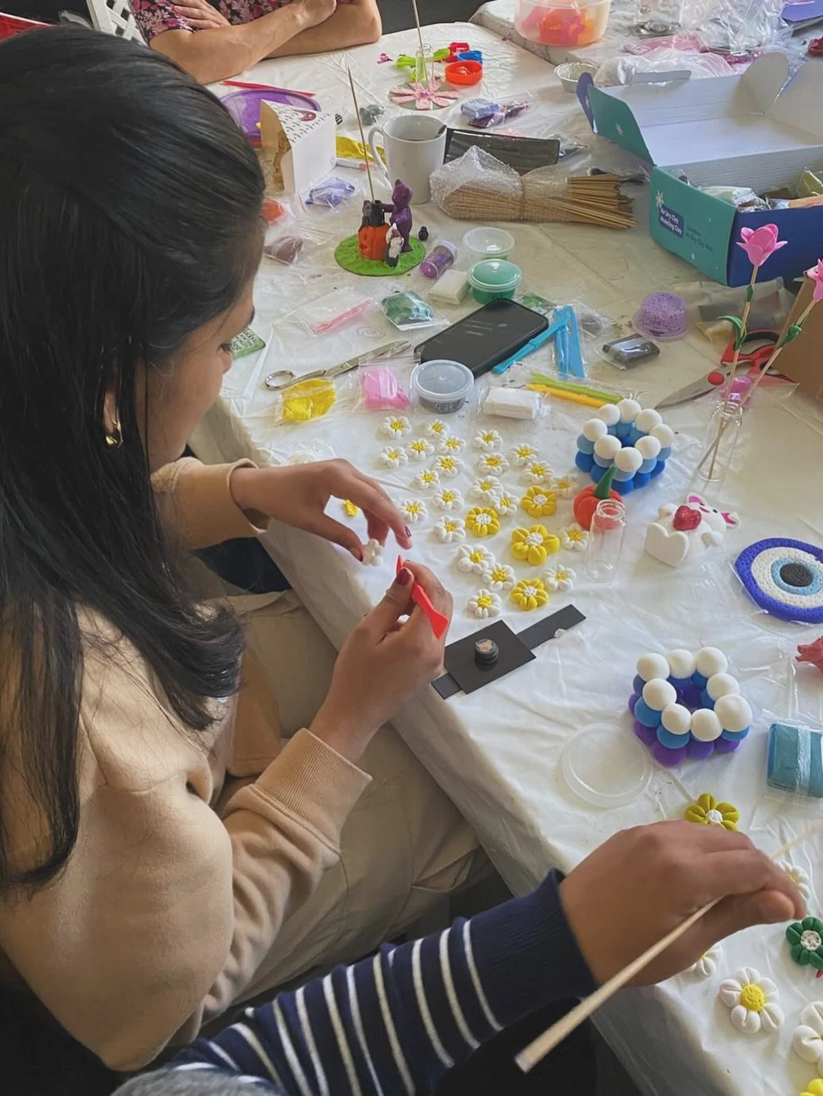 Newbigin House has been busy with moms and toddlers group! 
Our moms enjoyed crafts with Katerina and the kids had fun playing outside and inside with lots of toys!