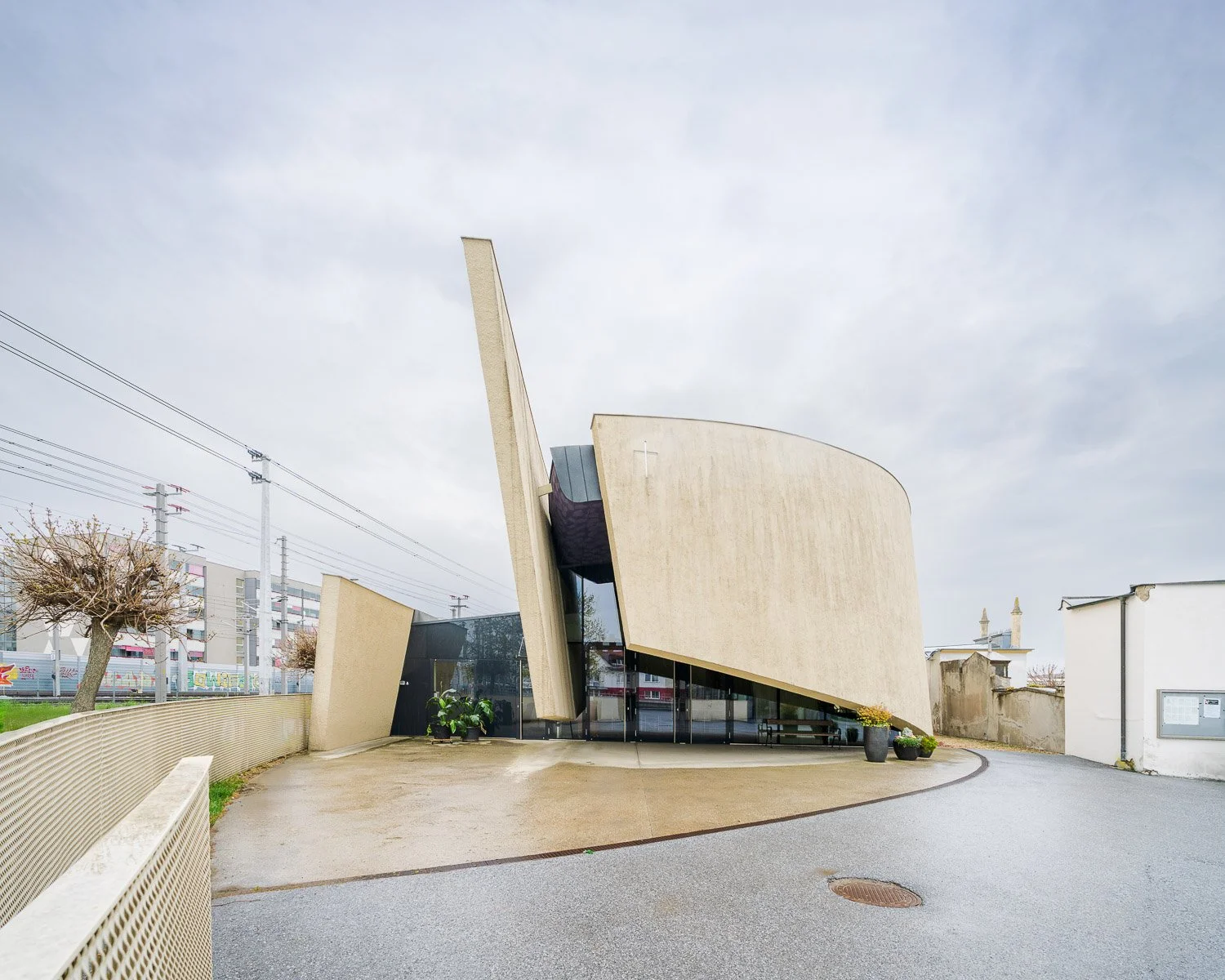 Steinfeld funeral chapel - Hofrichter-Ritter Architekten