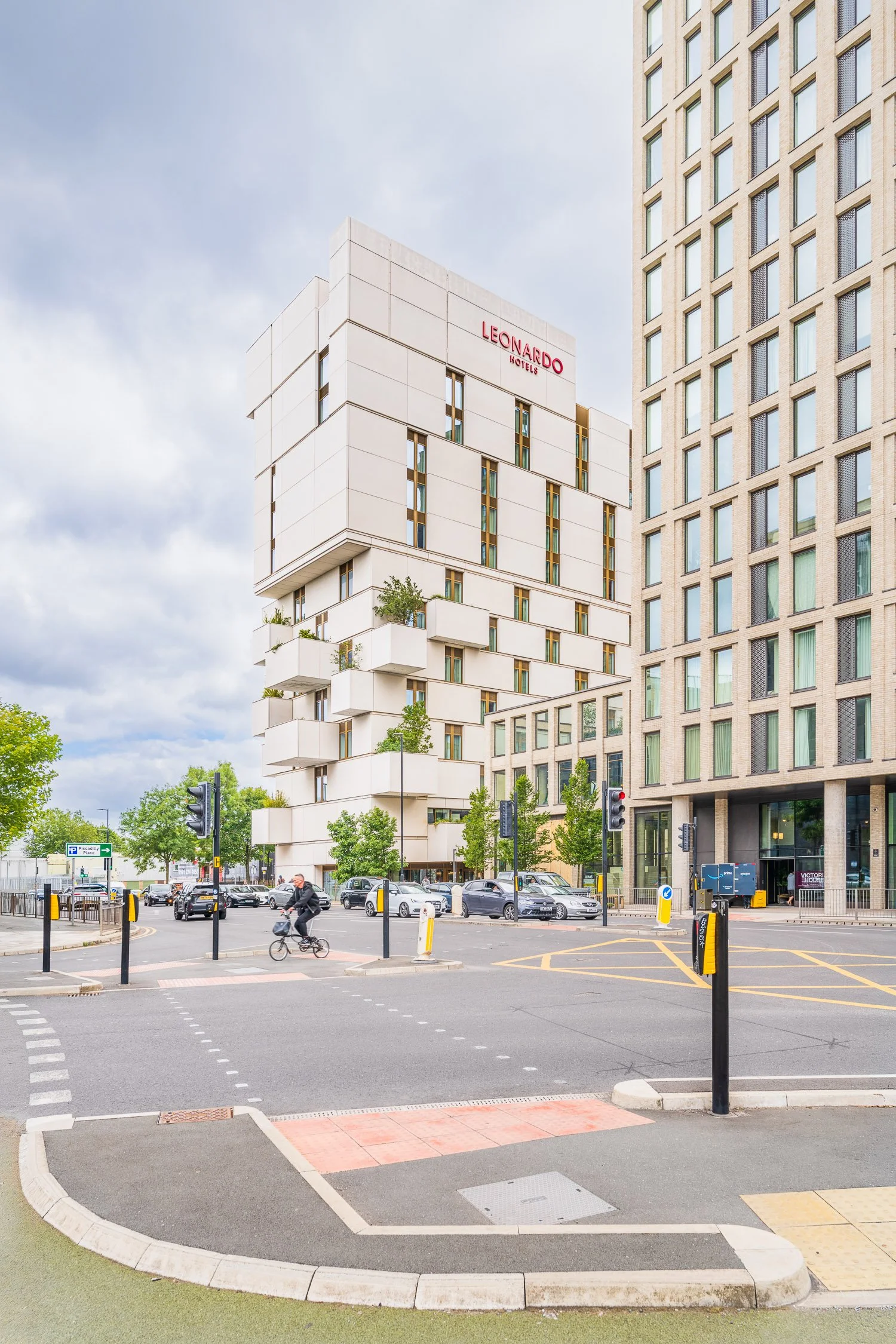 Leonardo Hotel Manchester, England - Stephenson Hamilton Risley Studio
