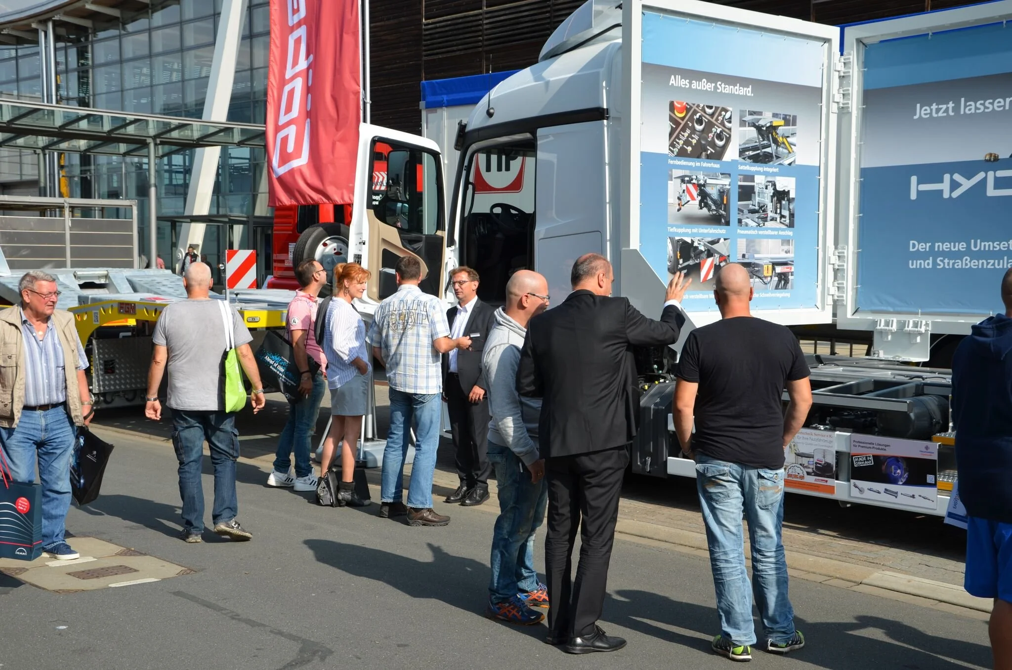 iaa_2016_messe_gespraeche-1.jpg