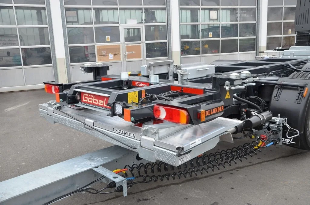 Stralis-Multiwechsler-Goebel-Fahrzeugbau-2-1024x678.jpg