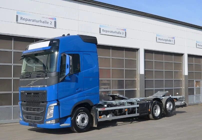 Volvo - Hublifter 561 L verzinkt mit Ladebordwand