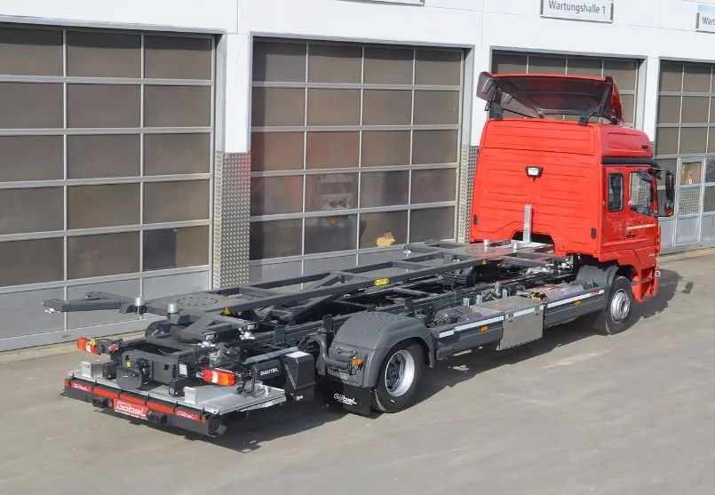 Mercedes Benz ATEGO - Airlifter 567 L mit Ladebordwand