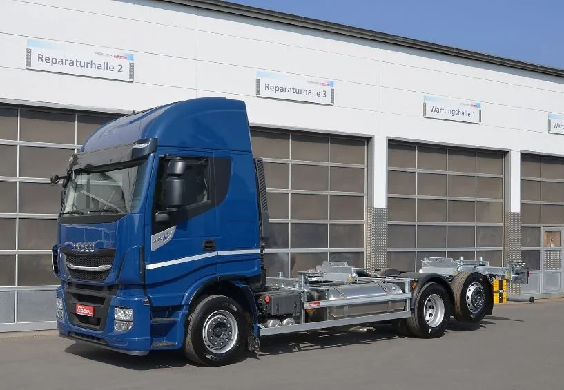 Iveco - Mechaniklifter 565 LNG verzinkt mit Tiefkupplung Gasausführung