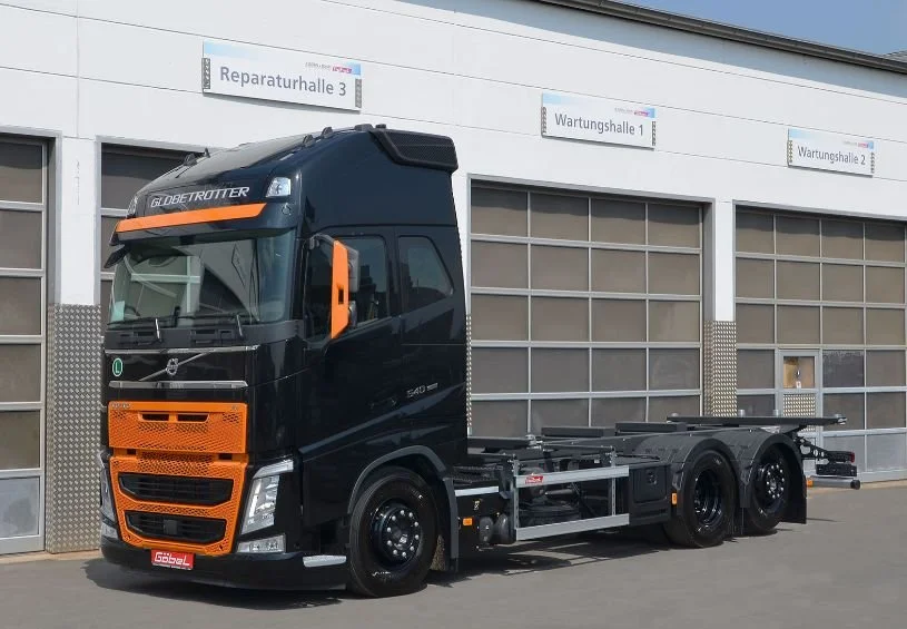 Volvo - Standardlifter 600 S lackiert