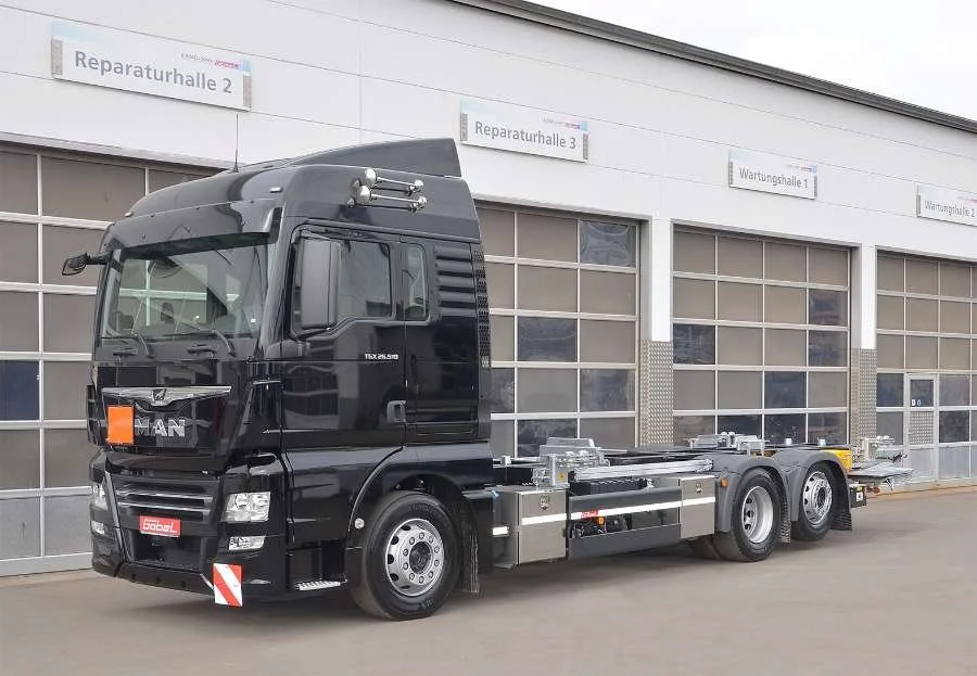 MAN - Mechaniklifter 565 LiLT mit Liftadapter, Tiefkupplung und Ladebordwand
