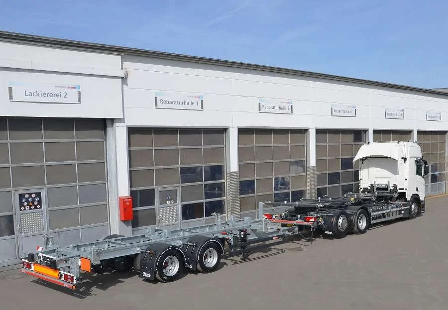 Scania - Mechaniklifter 565 T mit Tandemanhänger 