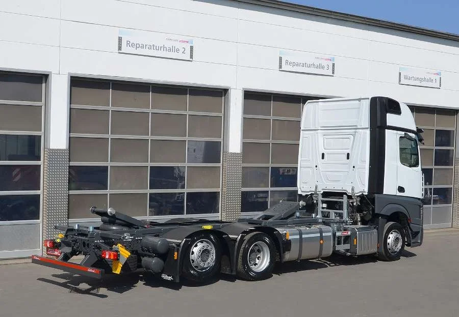 MB ACTROS - Hublifter 561 S