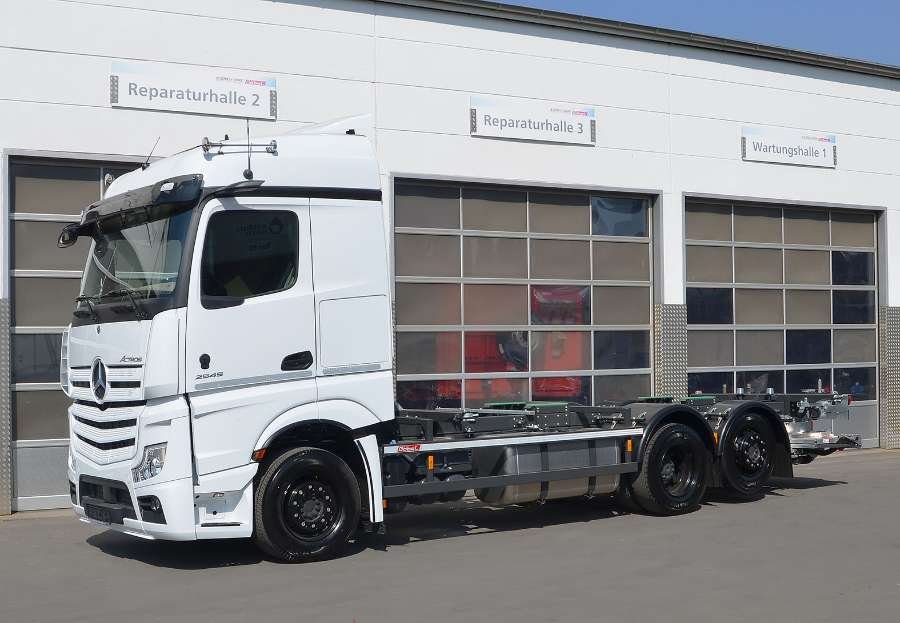 MB ACTROS - Standardlifter L mit Ladebordwand