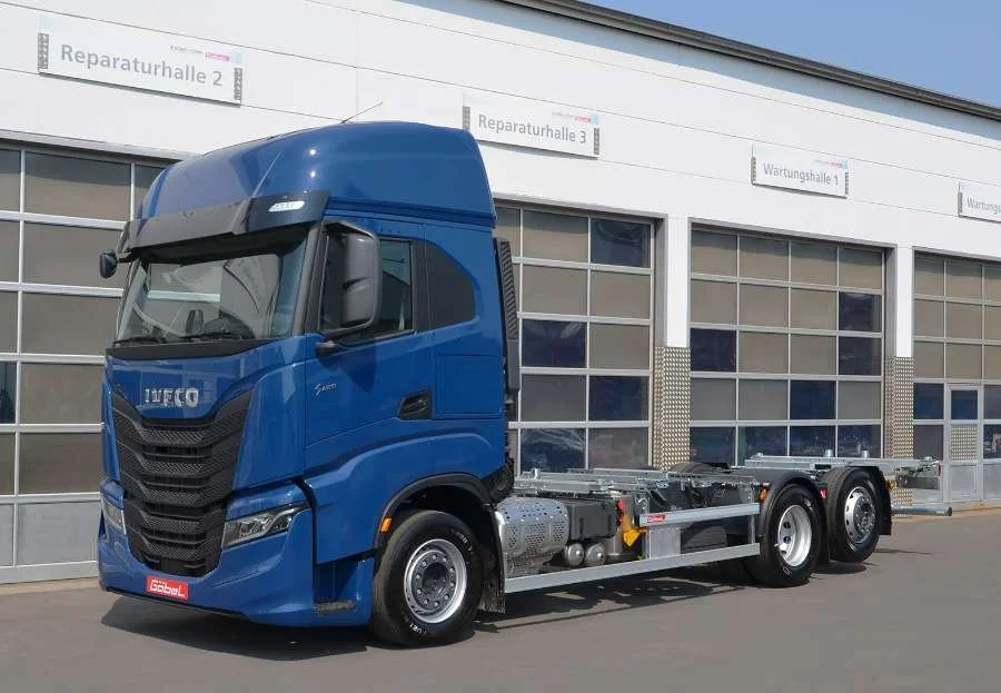 Iveco - Volumenlifter 560 T, verzinkt