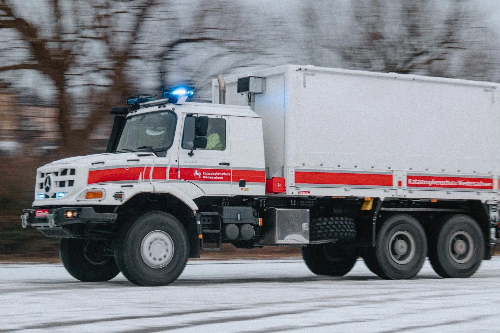 Mercedes Benz Zetros Einsatzfahrzeug Katastrophenschutz Niedersachen aufgebaut von Göbel Fahrzeugbau