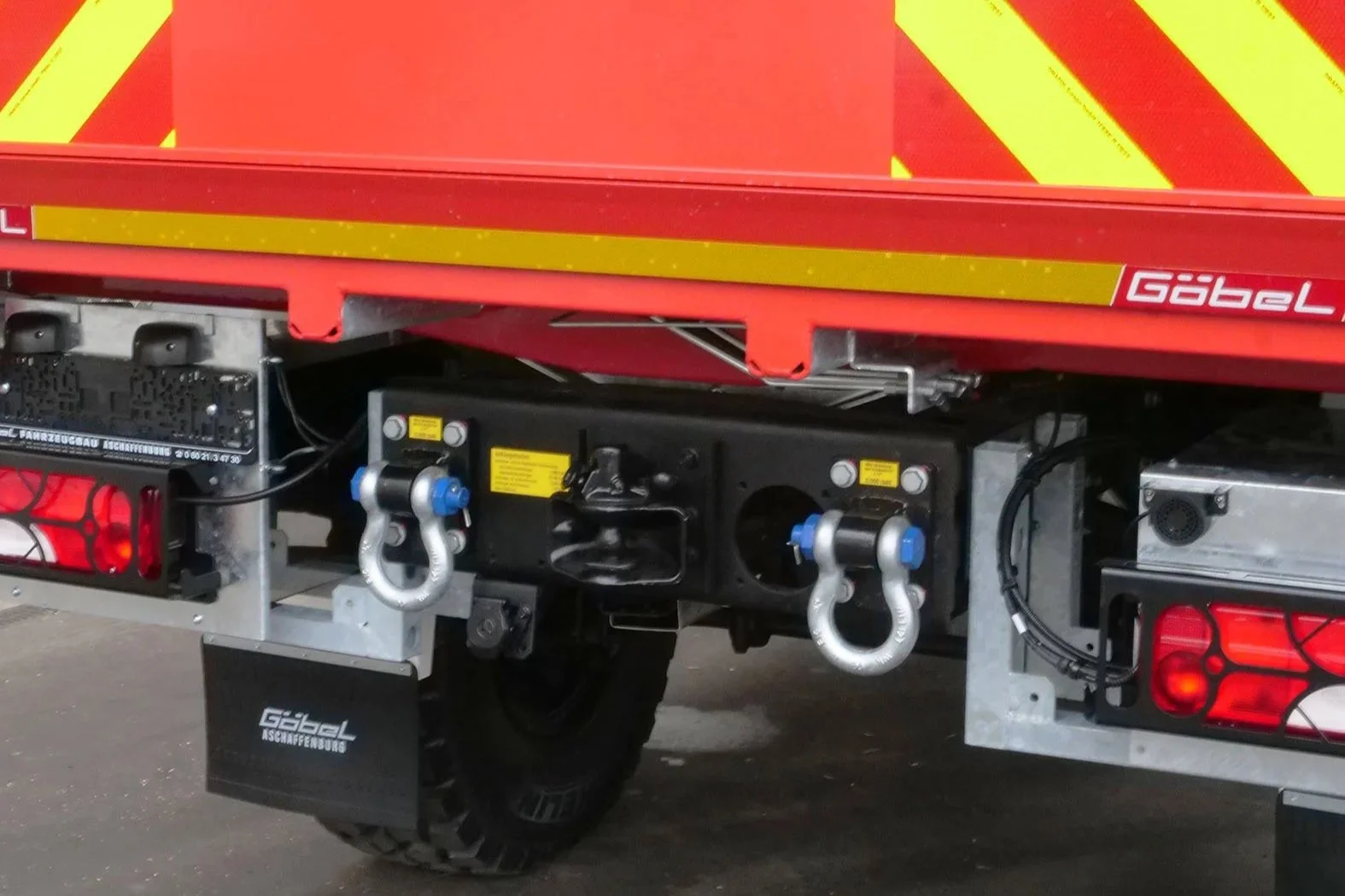Gerätewagen Logistik Mercedes Benz Unimog für Feuerwehr Neckarsulm aufgebaut von Göbel Fahrzeugbau, 