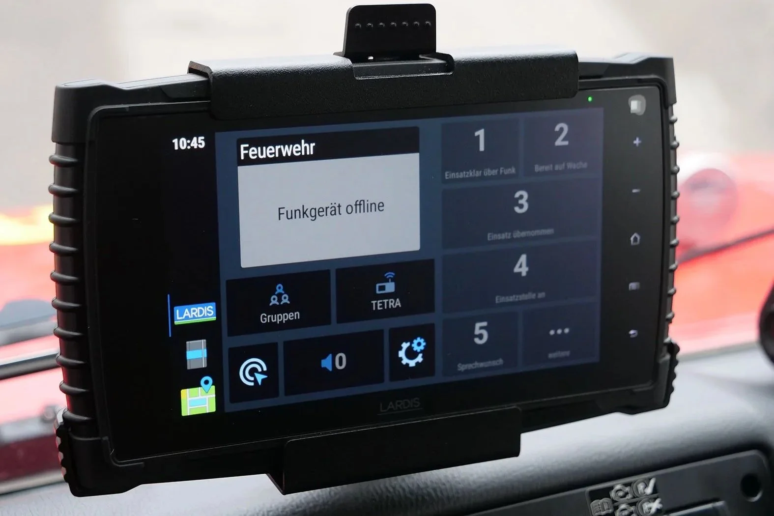Feuerwehr-Tablet mit offline Funkgerät Meldung und Gruppen, Tetra, Einstellungen und Sprachsteuerung Optionen.