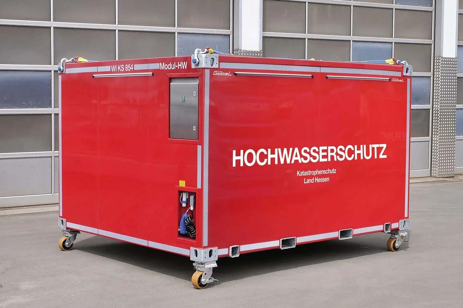 10'' Hochwasserschutzcontainer für das Land Hessen aufgebaut von Göbel Fahrzeugbau 