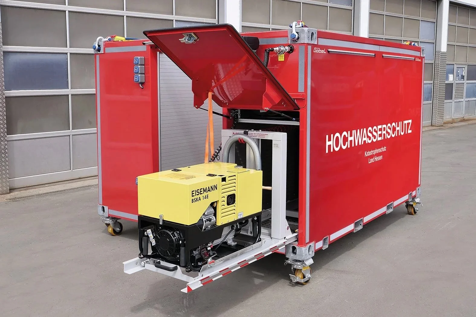 10'' Hochwasserschutzcontainer für das Land Hessen aufgebaut von Göbel Fahrzeugbau Aggregat