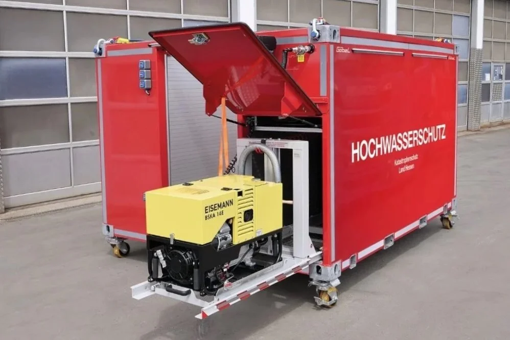 10'' Hochwasserschtuzcontainer für das Land Hessen aufgebaut von Göbel Fahrzeugbau 