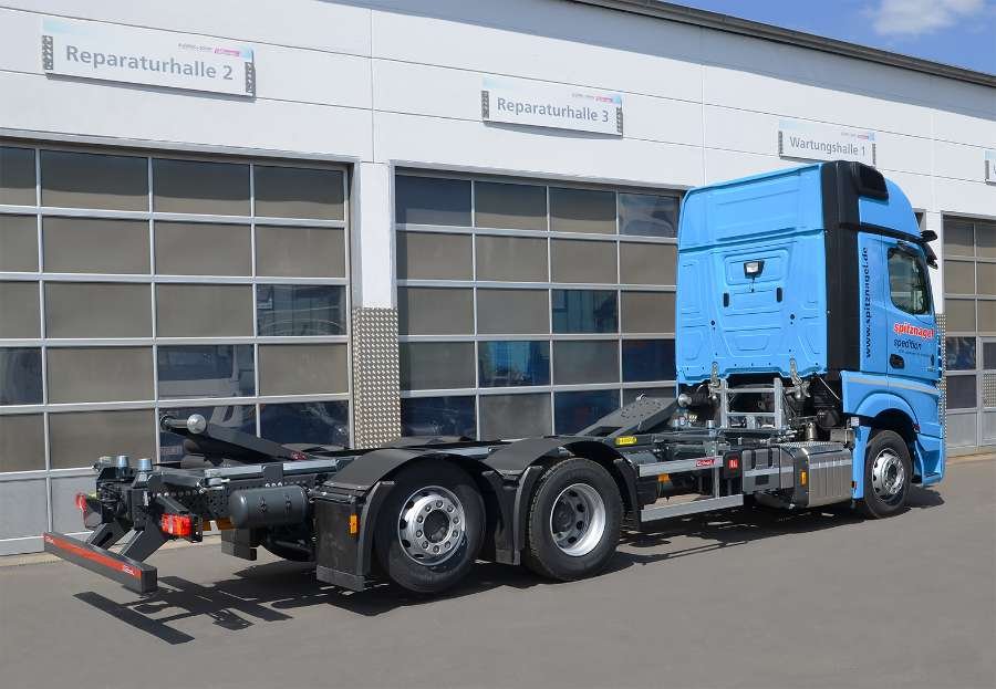 MB ACTROS - Hublifter 561 S, lackiert