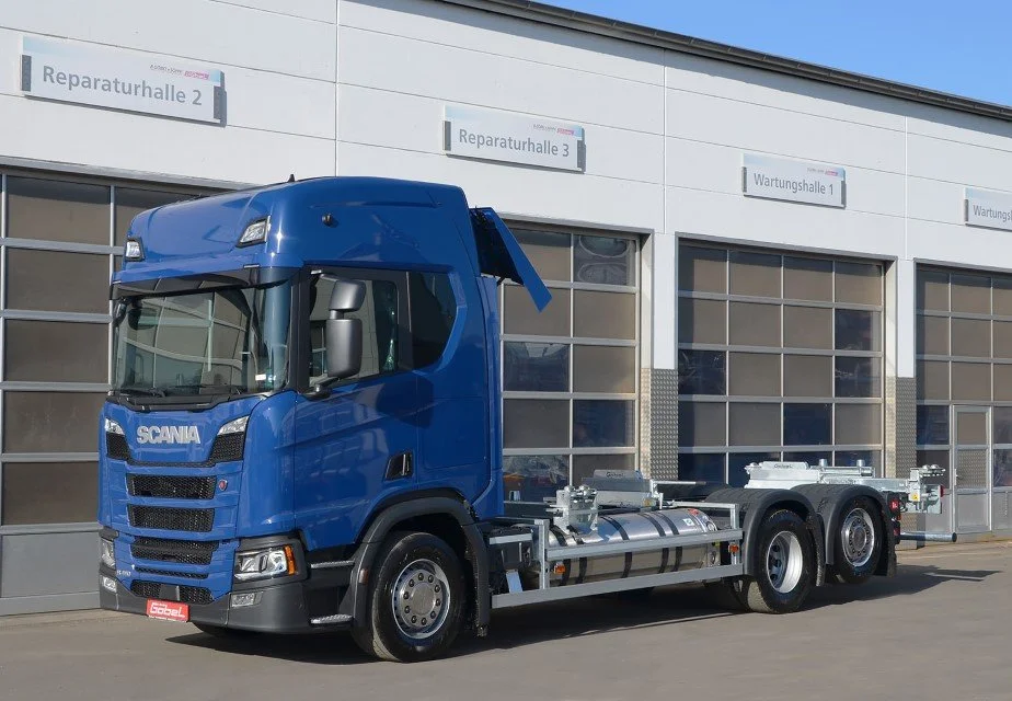 Scania - MECHANIKLIFTER 565 LNG mit Lift-/Schwenkadapter und Tiefkupplung