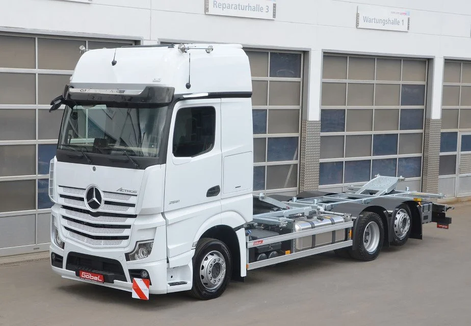 MB ACTROS - HUBLIFTER 561 S verzinkt