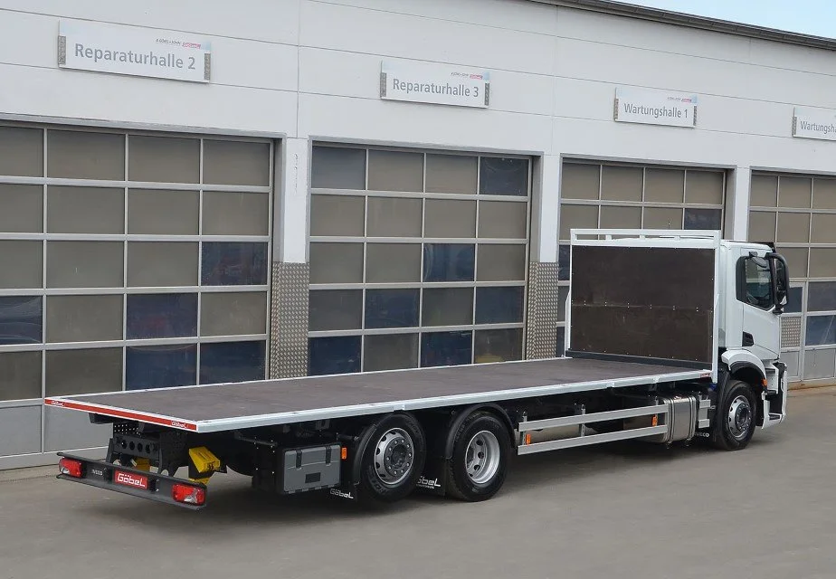 Iveco mit Pritsche