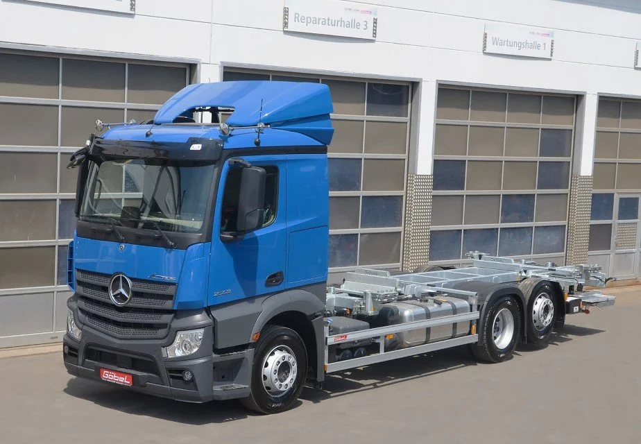 MB ACTROS - MECHANIKLIFTER 565 LiLT mit Ladebordwand und Tiefkupplung