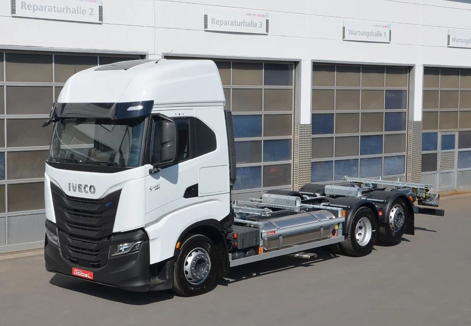 Iveco - STANDARDLIFTER LNG mit Tief- kupplung, verzinkt