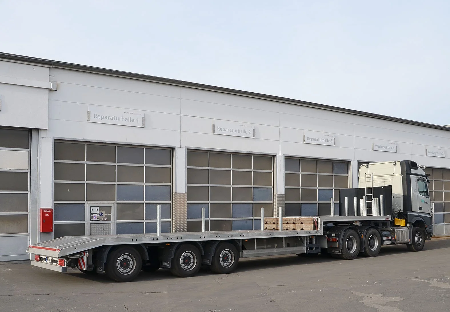 MB ACTROS - Sonderbau-Auflieger